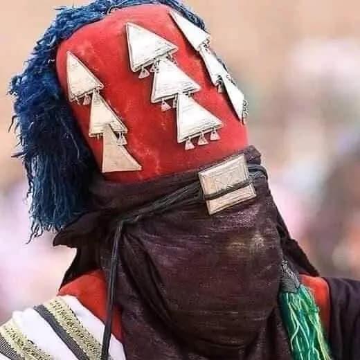 Détail d'une tenue cérémonielle